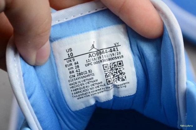 Rep TBK Low UNC AO9944-441 (W) Jordan Air 1 0822